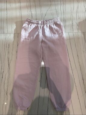 Aritzia- Sugarplum Lilac Mega Fit Cuffed Sweatpants (Brand New) (XS)